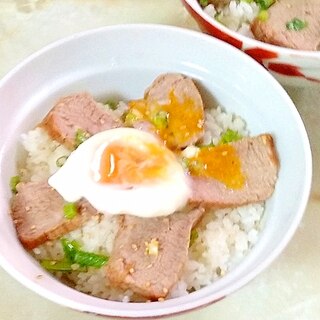 豚ロースブロックで作る！圧力鍋煮豚の温泉卵丼♪